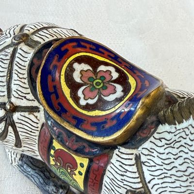 A Chinese cloisonné model of a horse — foto 15