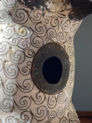 A Chinese cloisonné model of a sheep standing on a rectangular base with Arabic inscription, Qing — 照片 14