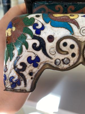 A Chinese cloisonné model of a sheep standing on a rectangular base with Arabic inscription, Qing — 照片 20