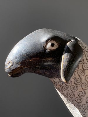 A Chinese cloisonné model of a sheep standing on a rectangular base with Arabic inscription, Qing — 照片 5