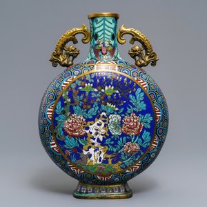 A Chinese cloisonné moonflask, Qianlong mark, 19/20th C. — 照片 1