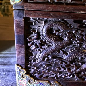 A Chinese cloisonné-mounted carved zitan wood and gilt bronze-handled box, Qing — photo 22