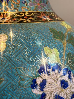 A Chinese cloisonné 'Peony and Chrysanthemum' vase, 19th C. — photo 12