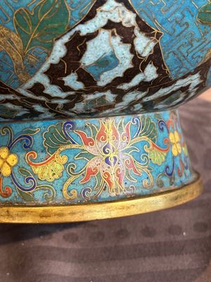 A Chinese cloisonné 'Peony and Chrysanthemum' vase, 19th C. — photo 15