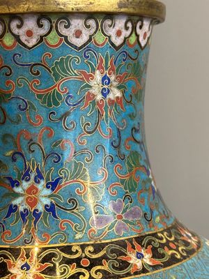 A Chinese cloisonné 'Peony and Chrysanthemum' vase, 19th C. — photo 7