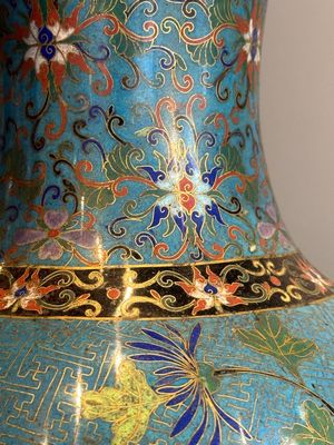 A Chinese cloisonné 'Peony and Chrysanthemum' vase, 19th C. — photo 8