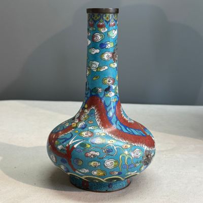 A Chinese cloisonné 'Phoenixes and Peonies' covered vase and a 'Dragons' bottle vase — photo 7