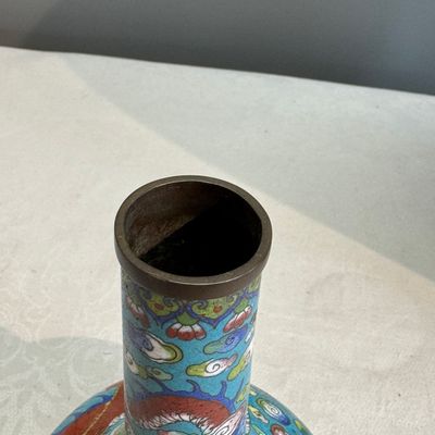 A Chinese cloisonné 'Phoenixes and Peonies' covered vase and a 'Dragons' bottle vase — photo 11
