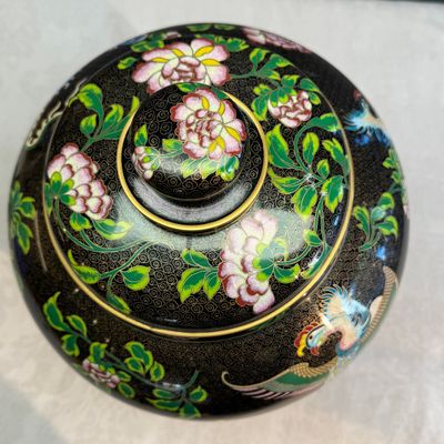 A Chinese cloisonné 'Phoenixes and Peonies' covered vase and a 'Dragons' bottle vase — photo 22