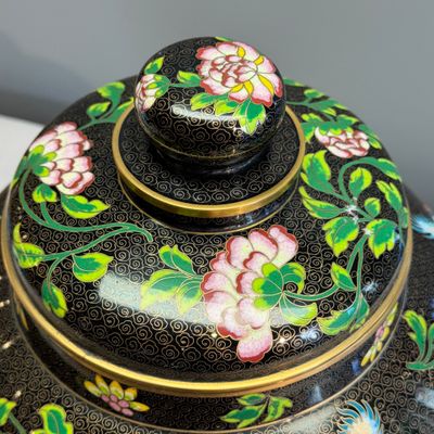 A Chinese cloisonné 'Phoenixes and Peonies' covered vase and a 'Dragons' bottle vase — photo 23