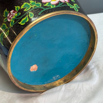 A Chinese cloisonné 'Phoenixes and Peonies' covered vase and a 'Dragons' bottle vase — photo 27