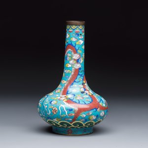 A Chinese cloisonné 'Phoenixes and Peonies' covered vase and a 'Dragons' bottle vase — photo 9