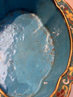 A Chinese cloisonné quatrefoil jardinière with later European-mounted feet, 18/19th C. — photo 14
