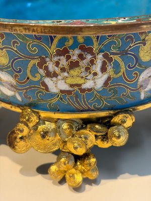A Chinese cloisonné quatrefoil jardinière with later European-mounted feet, 18/19th C. — photo 5