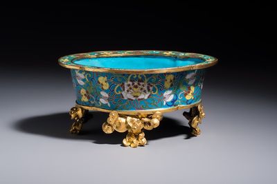 A Chinese cloisonné quatrefoil jardinière with later European-mounted feet, 18/19th C.