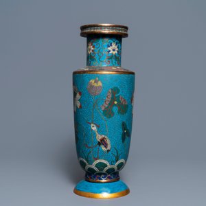 A Chinese cloisonné rouleau vase and four jardinières, 19/20th C. — photo 2