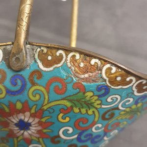 A Chinese cloisonné rouleau vase and four jardinières, 19/20th C. — photo 41