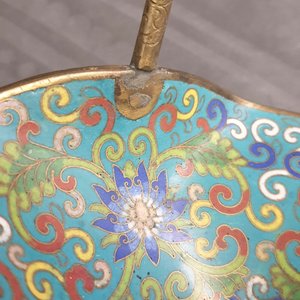 A Chinese cloisonné rouleau vase and four jardinières, 19/20th C. — photo 44