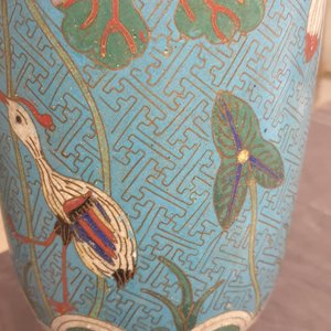 A Chinese cloisonné rouleau vase and four jardinières, 19/20th C. — photo 53