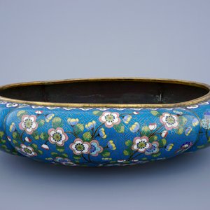 A Chinese cloisonné shallow oval basin, 19th C. — 照片 2
