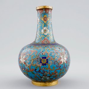 A Chinese cloisonne tianqiuping bottle vase, 18/19th C. — 照片 3