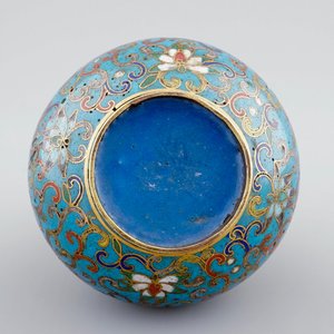 A Chinese cloisonne tianqiuping bottle vase, 18/19th C. — 照片 5