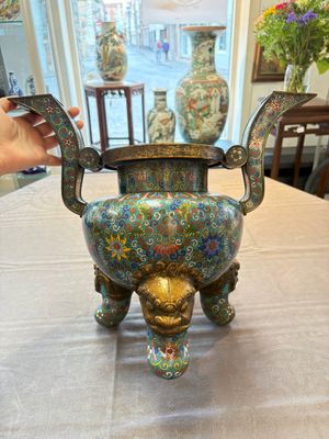 A Chinese cloisonné tripod censer and cover, 19th C. — 照片 11