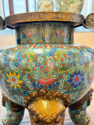 A Chinese cloisonné tripod censer and cover, 19th C. — 照片 13