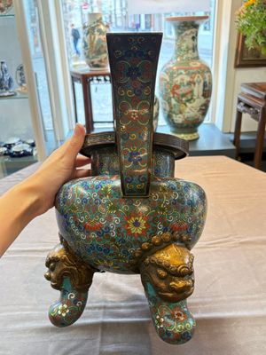 A Chinese cloisonné tripod censer and cover, 19th C. — 照片 14