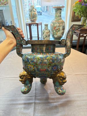 A Chinese cloisonné tripod censer and cover, 19th C. — 照片 17