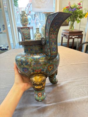A Chinese cloisonné tripod censer and cover, 19th C. — 照片 18