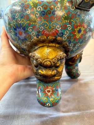 A Chinese cloisonné tripod censer and cover, 19th C. — 照片 19