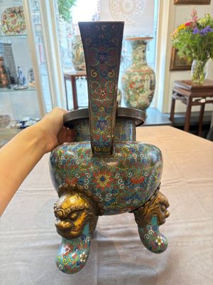 A Chinese cloisonné tripod censer and cover, 19th C. — 照片 20