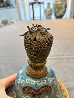 A Chinese cloisonné tripod censer and cover, 19th C. — 照片 8