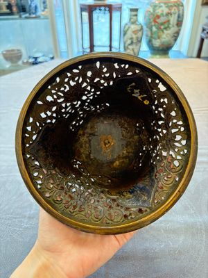 A Chinese cloisonné tripod censer and cover, 19th C. — 照片 10