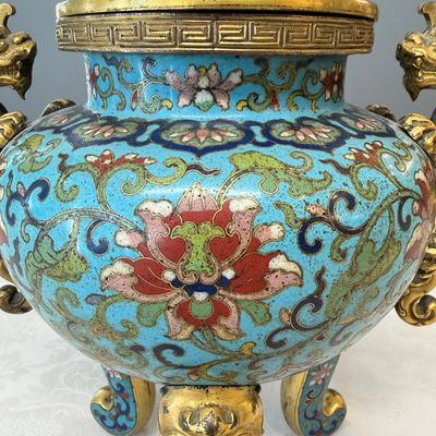 A Chinese cloisonné tripod censer and cover — photo 5