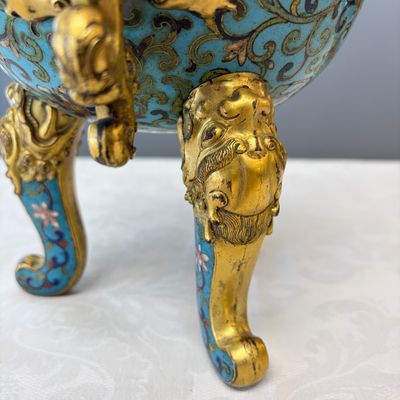 A Chinese cloisonné tripod censer and cover — photo 11