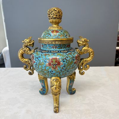 A Chinese cloisonné tripod censer and cover — photo 1