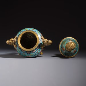 A Chinese cloisonné tripod censer and cover — photo 6