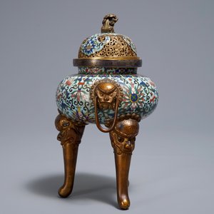 A Chinese cloisonné tripod incense burner and cover, 19/20th C. — 照片 3