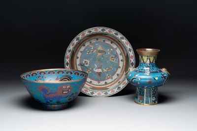 A Chinese cloisonné vase, a bowl and a basin, 19/20th C.