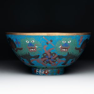 A Chinese cloisonné vase, a bowl and a basin, 19/20th C. — 照片 4