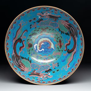 A Chinese cloisonné vase, a bowl and a basin, 19/20th C. — 照片 8