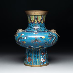 A Chinese cloisonné vase, a bowl and a basin, 19/20th C. — 照片 9