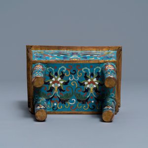 A Chinese cloisonné vase, an incense burner, a ruyi panel and a pair of deer, 18th C. and later — 照片 7