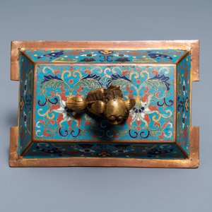 A Chinese cloisonné vase, an incense burner, a ruyi panel and a pair of deer, 18th C. and later — 照片 8