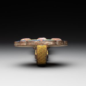 A Chinese cloisonné yellow-ground 'peach and shou' ruyi sceptre, Republic — 照片 5