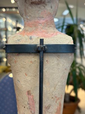 A Chinese cold-painted pottery stick man figure, Han — photo 17