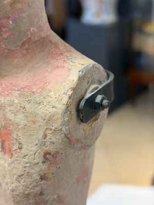 A Chinese cold-painted pottery stick man figure, Han — photo 6