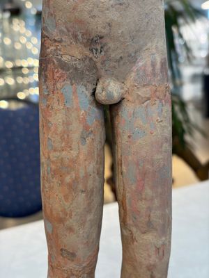 A Chinese cold-painted pottery stick man figure, Han — photo 9